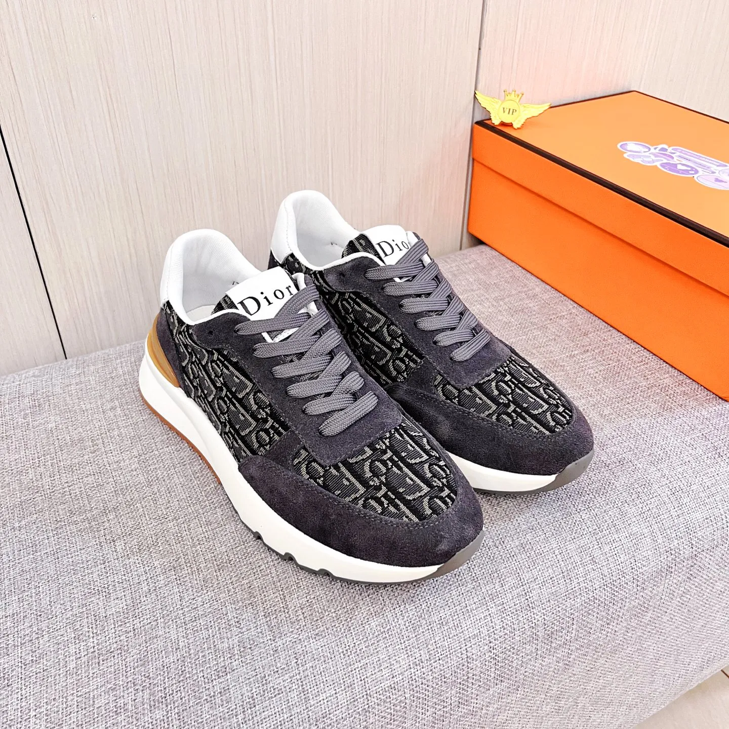 Men's men's shoes💰 460 men's shoes💰[Dior]🔥Men's high-end brand of shoes official website 1:1 latest masterpiece: the upper is made of Italian imported first-layer cowhide with a comfortable and breathable lining➕original non-slip and wear-resistant outsole🔥, making walking more convenient and comfortable! An exclusive new model, a stunning work, a beautiful 1:1 replica [color] compared to the official quality! Create a fashionable personality to set off your uniqueness! A must-have for trendy men! Classic🔥Size: 38-44 Color: 🔥Multiple colors available🔥.